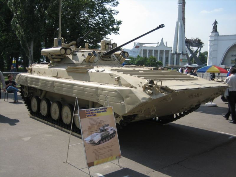 Archivo:BMP-2M.jpg