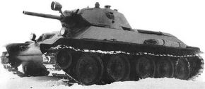 Uno de los dos prototipos A-34 en el campo de pruebas del NIIBT en Kubinka, Moscú.