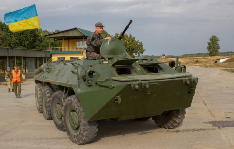 Archivo:BTR-70 National Guard of Ukraine.jpg