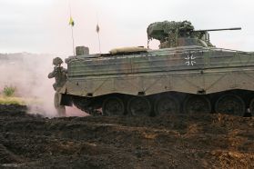 Un Marder 1A3 en unos ejercicios de entrenamiento del Ejército Alemán con unidades extranjeras en el año 2010.