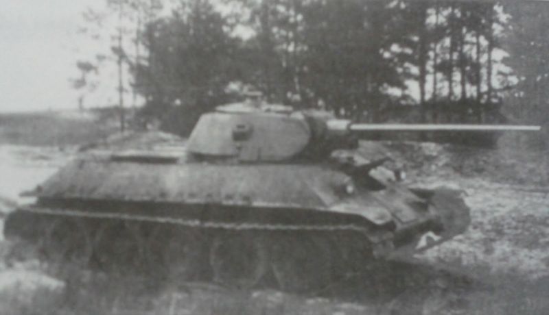 Archivo:T-34-57-3.jpg