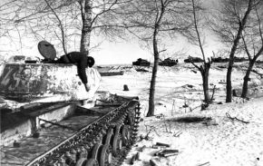 Un KV-1S destruído en el frente de Stalingrado.
