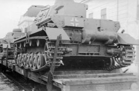 Parte trasera de los Ausf. F, con un nuevo diseño de silenciadores para los escapes de gases de los motores.