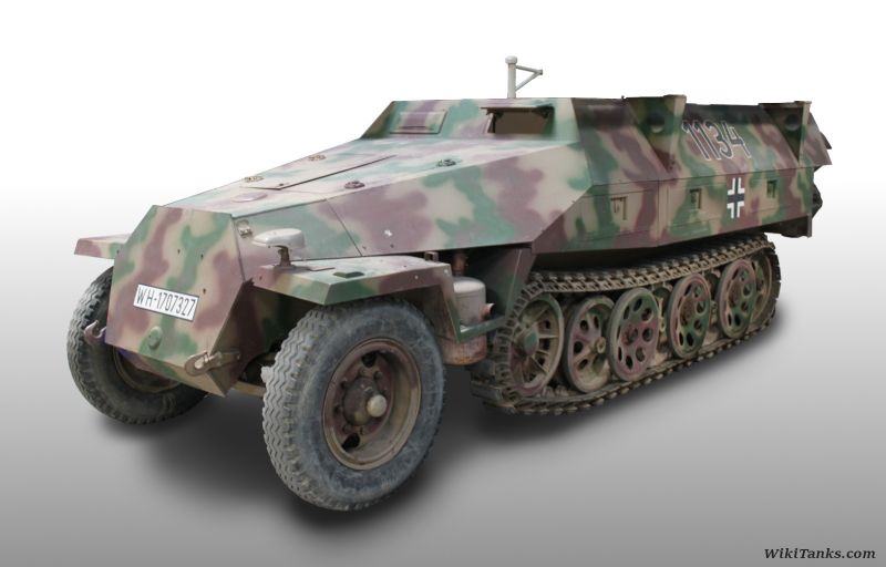 Archivo:SdKfz 251 Saumur.JPG