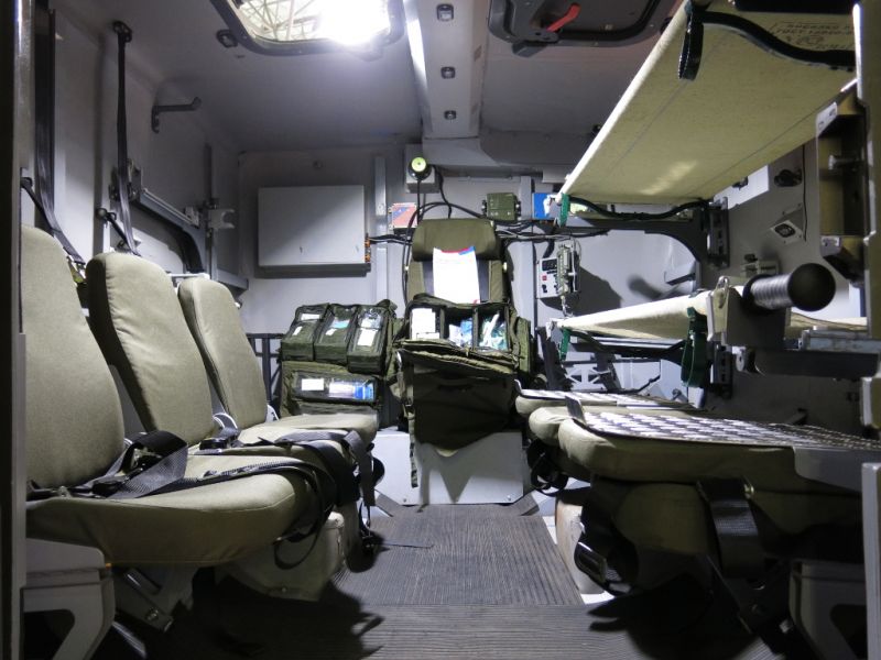 Archivo:KamAZ 53949 Ambulance inside Army-2018.jpg