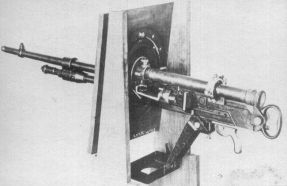 Soporte de montaje de la ametralladora Ckm wz. 25 Hotchkiss de 7,92 mm con visor telescópico (sin aumento) integrado.