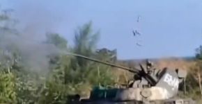 BTR-82A disparando. Agosto de 2023.
