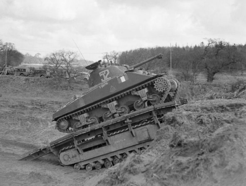 Archivo:Armoured Ramp Carrier.jpg