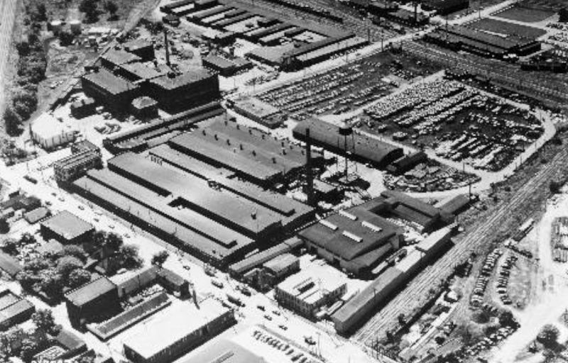 Archivo:Marmon-Herrington Bus factory, 1964.jpg