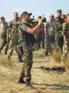 Un voluntario del Batallón Aidar ucraniano entrenando en el uso de un RPG-26 en el Óblast de Lugansk, agosto de 2014, durante la Guerra del Dombás.
