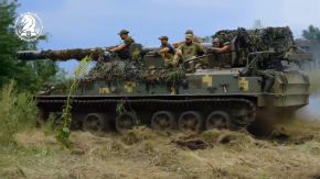 Un 2S5 Giatsint-S operado por la 47.ª Brigada Mecanizada en la ofensiva sobre las líneas fortificadas rusas en Zaporiyia en el verano de 2023.