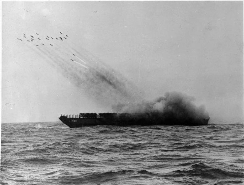 Archivo:LCT Launching Rockets.jpg