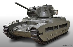 Un Matilda II en la variante CS para apoyo cercano con un cañón de baja velocidad de 76,2 mm (3 pulgadas).
