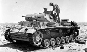 Un Panzer III Ausf. J (5 cm kurz) capturado por tropas australianas en Tel el Eisa, cerca de El Alamein, en el verano de 1942.