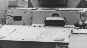 Frontal de un Ausf. E con el blindaje Zusatzplatten añadido alrededor del nuevo visor tipo StuG III.