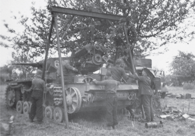 Archivo:98 2 pzIII engine.png