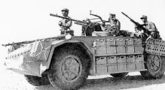 Un vehículos de patrulla en el desierto AS.42 armado con una Breda Mod. 31.