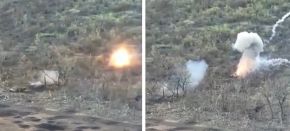 El tanque ruso que encabeza el asalto dispara y destruye al ucraniano de un impacto directo frontal a corta distancia.