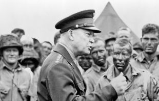 Eisenhower d-day (cropped).jpg