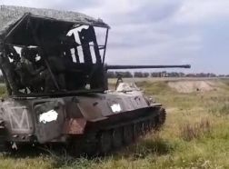 Un AZP S-60 montado en un blindado MT-LB, julio de 2023